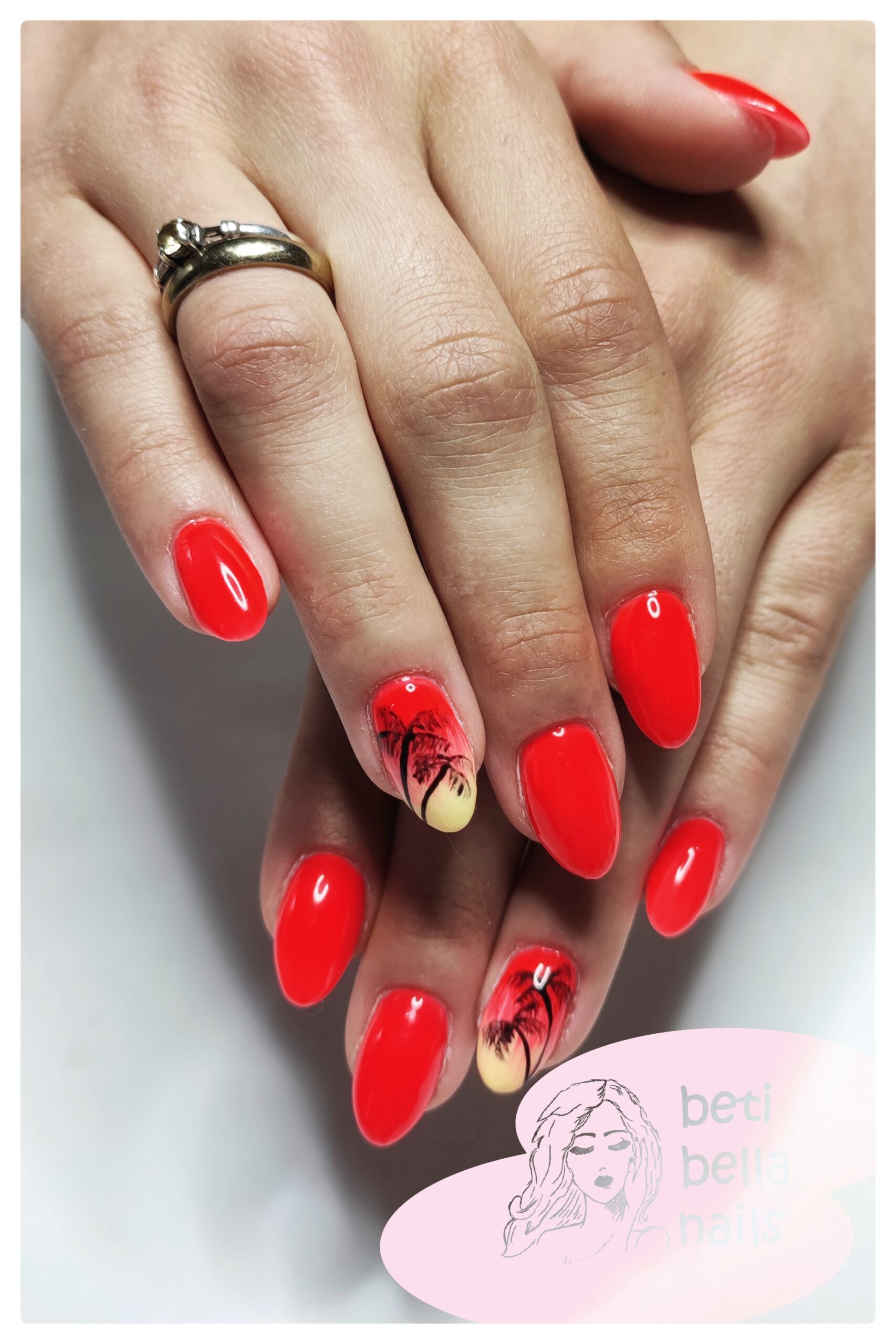 palmy na paznokciach przedłużanych