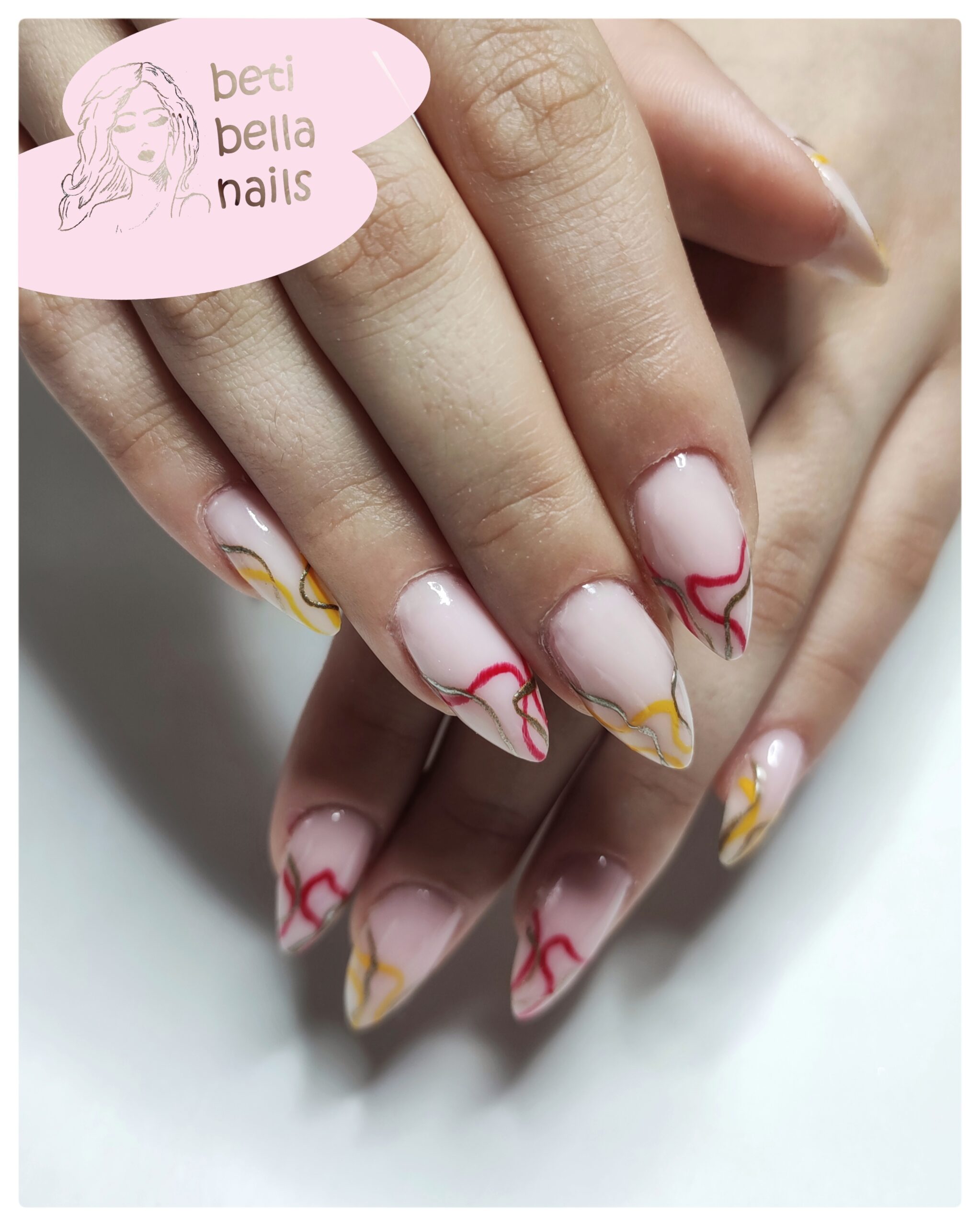 recznie zdobione pazury